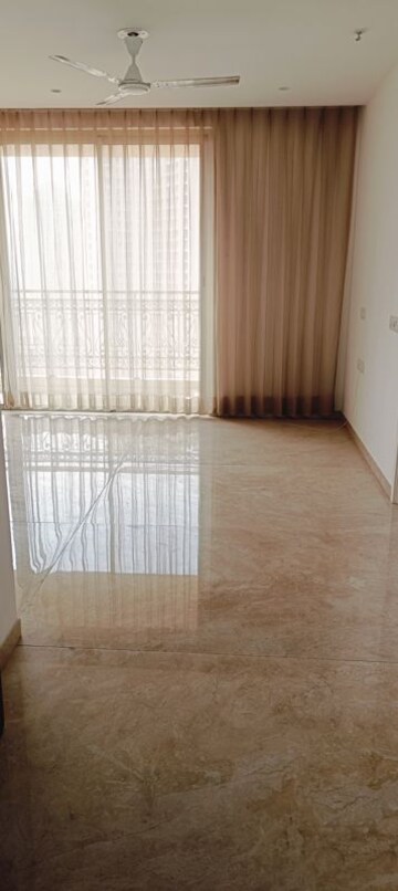 Room in 3 BHK Apartment at Hiranandani Estate, Ghodbunder Road – for Rent