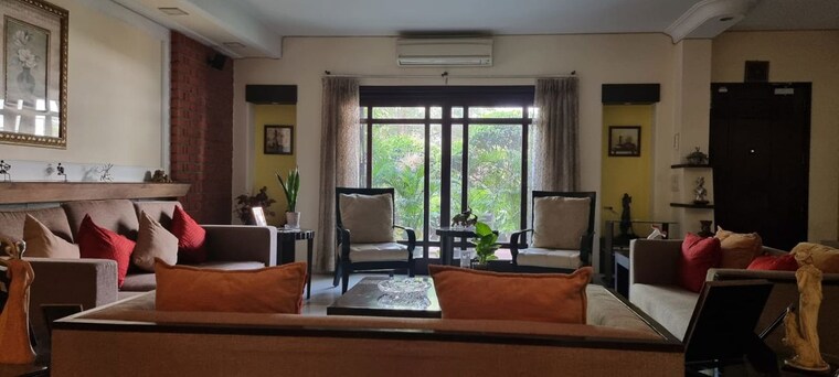 Living Room, palam-vihar-residents-association 3.5 Bedroom 270 Sq.Yd. Independent House In Palam Vihar Gurgaon 9912334