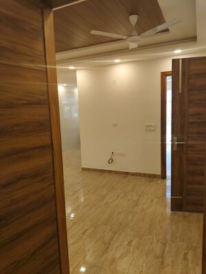 Room in 3 BHK Builder Floor at BPTP District Phase 2, Sector 84 – for Sale
