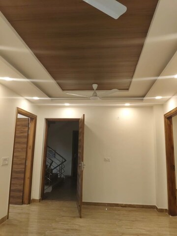 Furnished Amenities in 3 BHK Builder Floor at BPTP District Phase 2, Sector 84 – for Sale