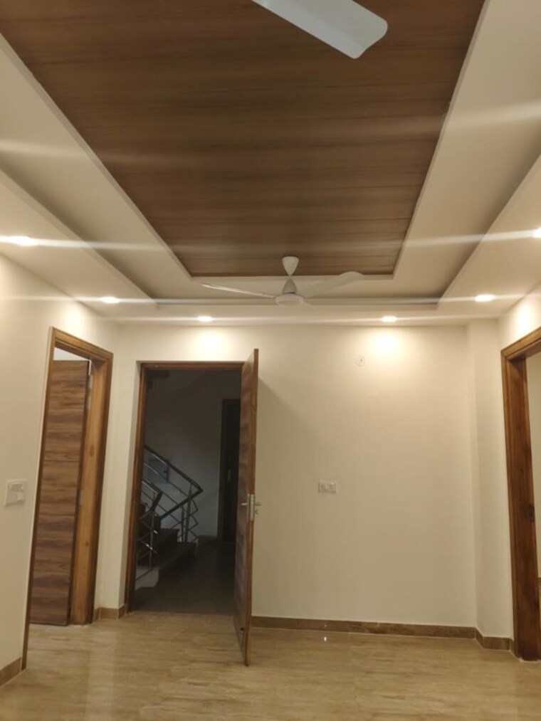 undefined, bptp-district-phase-2 3 Bedroom 145 Sq.Yd. Builder Floor In Sector 84 Faridabad 9912335
