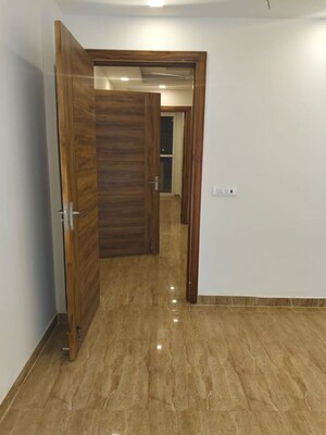 Room in 3 BHK Builder Floor at BPTP District Phase 2, Sector 84 – for Sale