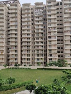2 BHK + Servant Room Apartment For Rent in Shree Vardhman Green Court