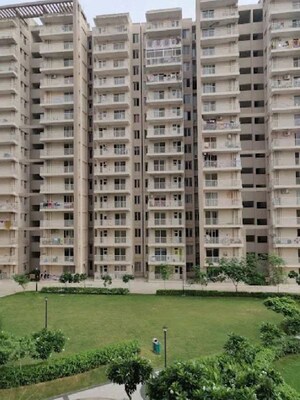 2 BHK Apartment For Rent in Shree Vardhman Green Court, Sector 90