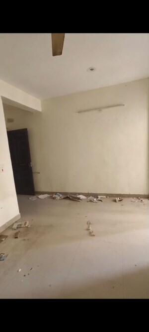 Room in 3.5 BHK Apartment at SCC Sapphire, Raj Nagar Extension – for Sale