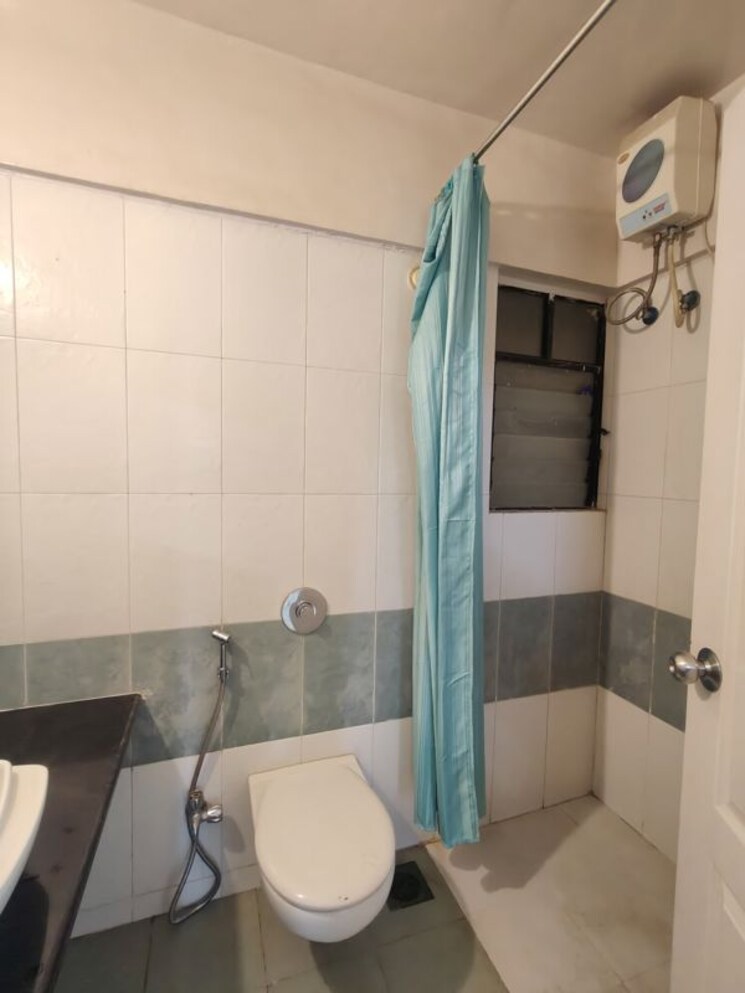 Bathroom, kumar-kruti 2.5 Bedroom 1200 Sq.Ft. Apartment In Kalyani Nagar Pune 9912431