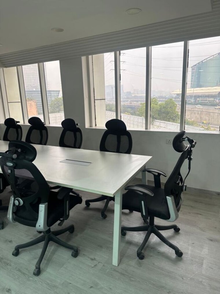 Team Area, udyog vihar phase 5 Commercial Office Space 2000 Sq.Ft. In Udyog Vihar Phase 5 Gurgaon 9889903