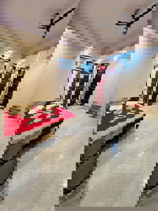 3 BHK + Pooja Room 2200 Sq.Ft. Builder Floor in Kamras Apartment