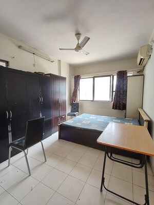 Team Area in 1 BHK Apartment at Silver Oak, Kalyani Nagar – for Rent