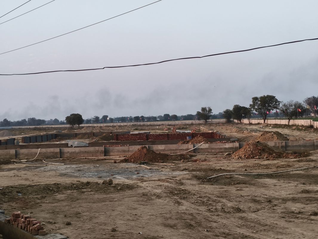 Plot For Sale in Sector 14