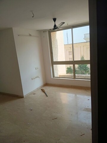 Room in 1 BHK Apartment at Metropolis Bayside, Kasarvadavali – for Sale