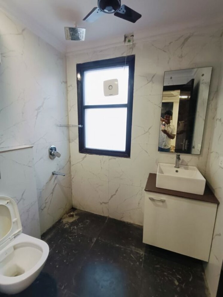 Bathroom, vipul-orchid-gardens 4 Bedroom 3450 Sq.Ft. Penthouse In Sector 54 Gurgaon 9912498