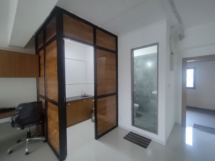 undefined, sola Commercial Office Space 700 Sq.Ft. In Sola Ahmedabad 9912494
