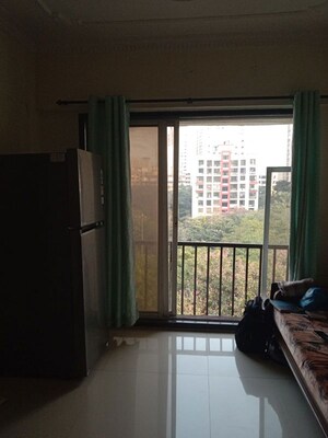 Room in 1 BHK Apartment at Da Vincy Baylord, Borivali West – for Rent