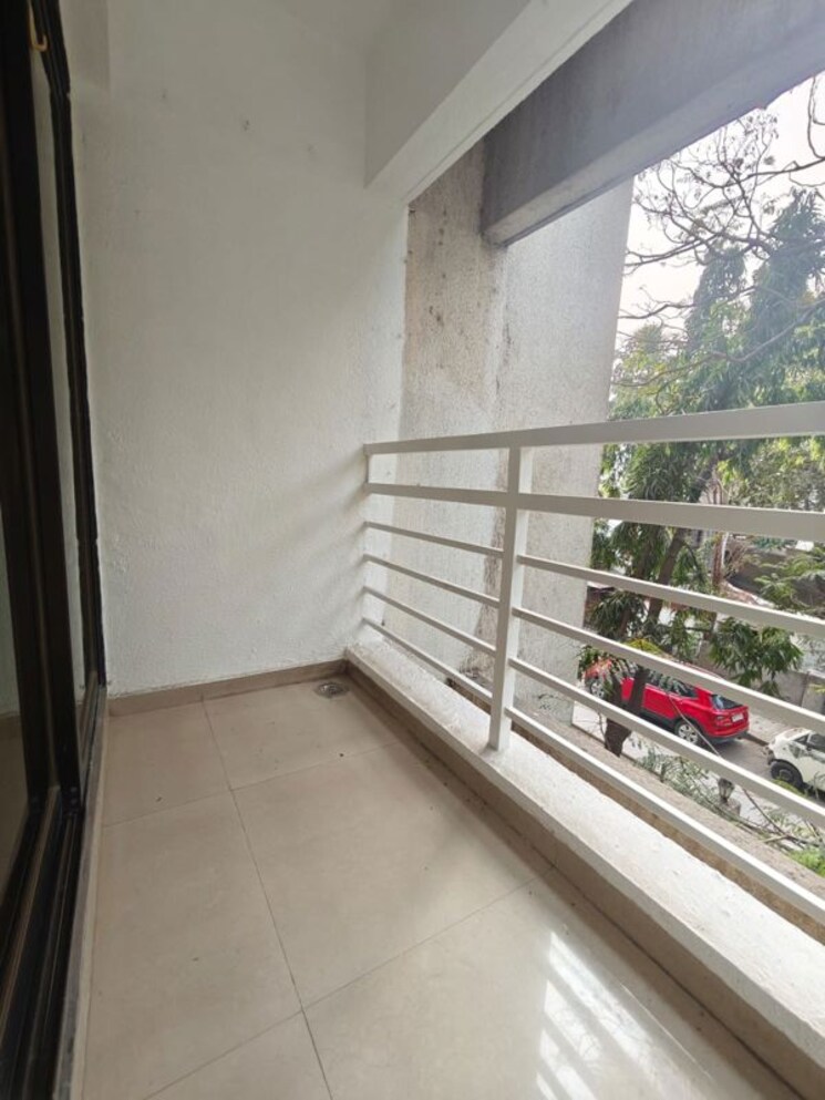 Balcony, tulsi-pride 3 Bedroom 950 Sq.Ft. Apartment In Chembur Mumbai 9912592