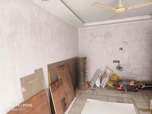 Room in 1 BHK Apartment at Juhu Versova Link Road – for Rent