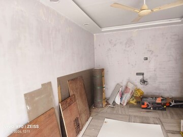 Room in 1 BHK Apartment at Juhu Versova Link Road – for Rent