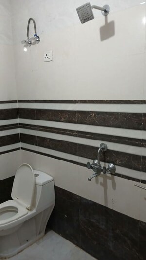 Furnished Amenities in 3 BHK Apartment at Patel Nagar – for Sale