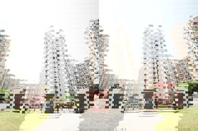 3 BHK + Pooja Room,Servant Room Apartment For Sale in Mapsko Royale Ville