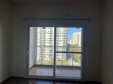 Room in 4 BHK Apartment at L&T Raintree Boulevard, Hebbal – for Rent