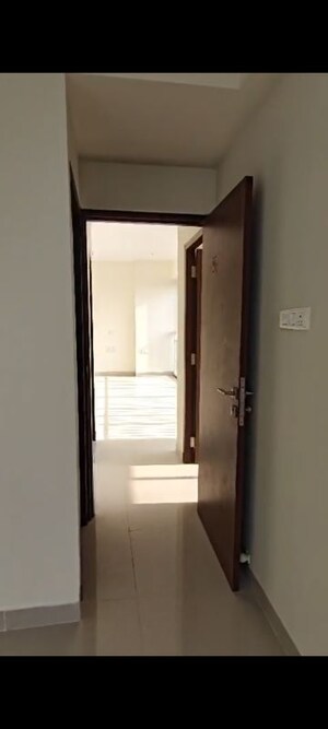 Room in 2 BHK Apartment at Dynamix Divum, Malad East – for Rent