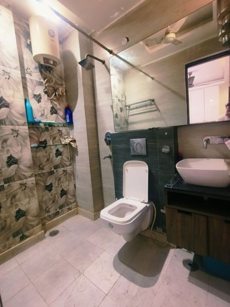 Attached Bathroom, nawada 2 Bedroom 630 Sq.Ft. Builder Floor In Nawada Delhi 9912712