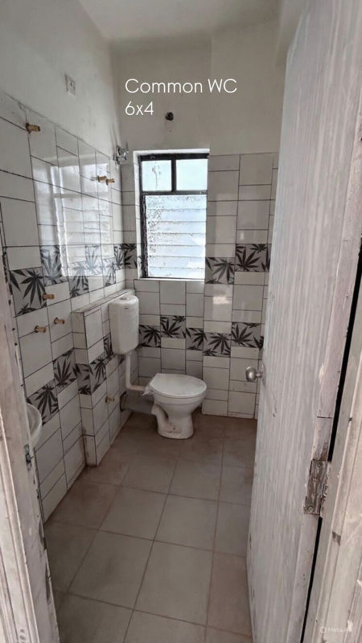 Bathroom, gems-city 3 Bedroom 921 Sq.Ft. Apartment In Joka Kolkata 9904142