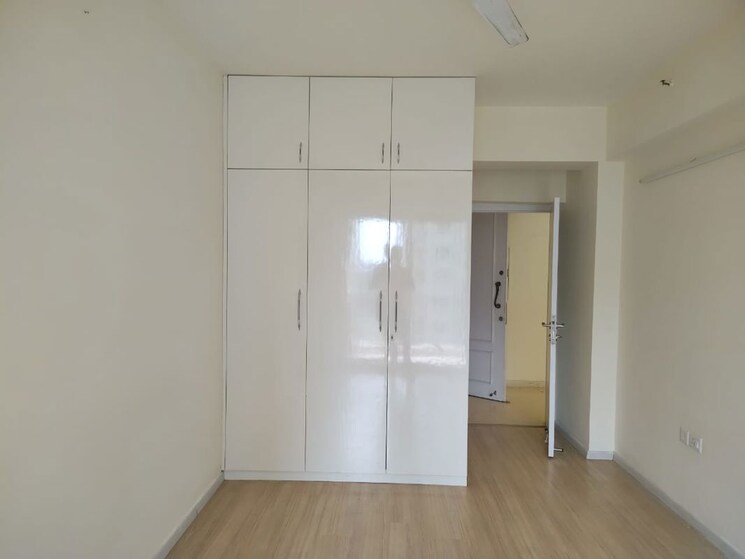 Room, dlf-the-skycourt 3 Bedroom 1900 Sq.Ft. Apartment In Sector 86 Gurgaon 9912674