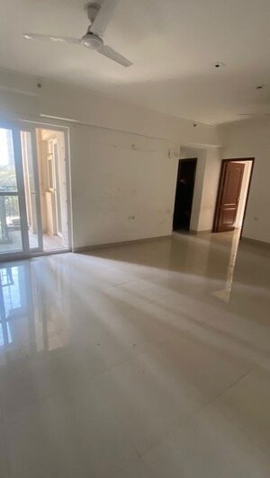 Room in 2 BHK Apartment at ATS Dolce, Zeta I Greater Noida – for Sale