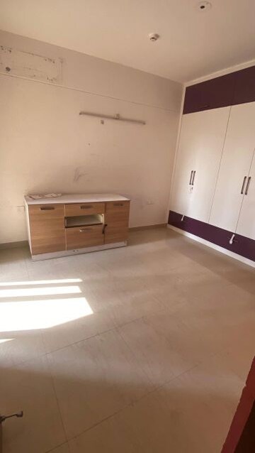 Room in 2 BHK Apartment at ATS Dolce, Zeta I Greater Noida – for Sale