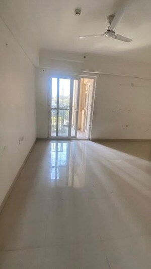 Room in 2 BHK Apartment at ATS Dolce, Zeta I Greater Noida – for Sale