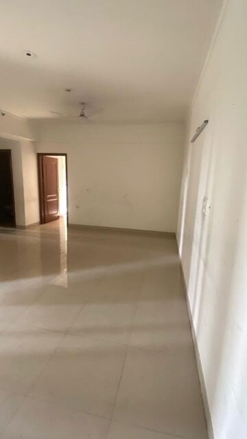 Room in 2 BHK Apartment at ATS Dolce, Zeta I Greater Noida – for Sale