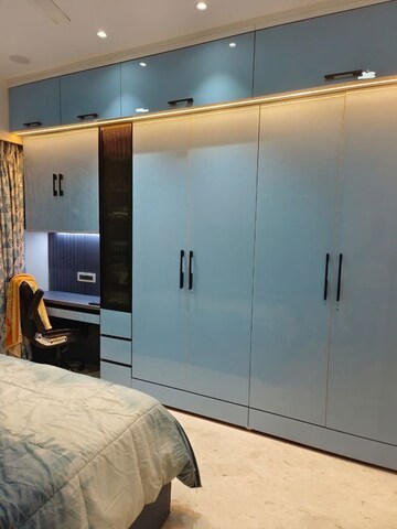 Room in 3 BHK Apartment at Ekta Tripolis, Goregaon West – for Rent