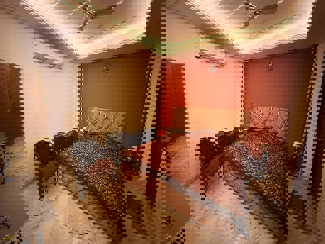 2 BHK Builder Floor For Rent in Saket