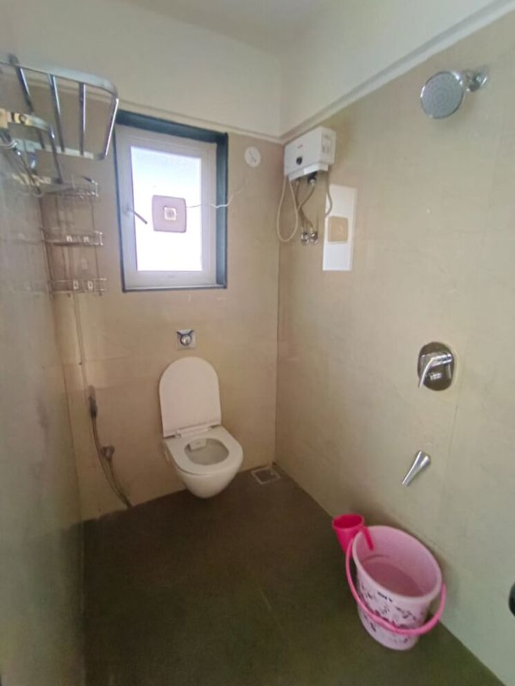 Bathroom, vaibhav-queens-park 2 Bedroom 755 Sq.Ft. Apartment In Chembur Mumbai 9912845