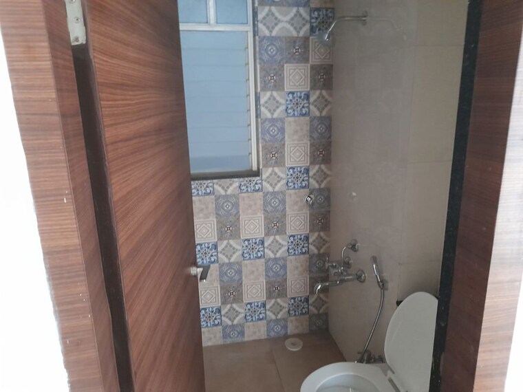 Bathroom, saheel-itrend-homes-phase-2 1.5 Bedroom 550 Sq.Ft. Apartment In Hinjewadi Pune 9912984