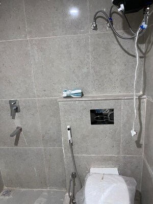 Furnished Amenities in 3.5 BHK Builder Floor at Versalia WoodWinds, Sector 67 – for Rent