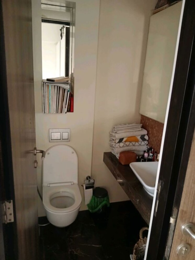 Bathroom, lodha-marquise 4 Bedroom 1550 Sq.Ft. Apartment In Worli Mumbai 9913058