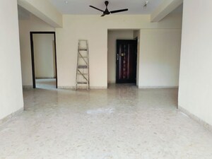 2 BHK Apartment For Rent in Swastik Regalia, Waghbil
