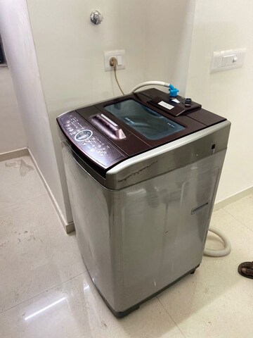 Furnished Amenities in 1 BHK Apartment at Omkar Signet, Malad East – for Sale