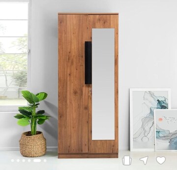 Room in 1 BHK Apartment at Omkar Signet, Malad East – for Sale