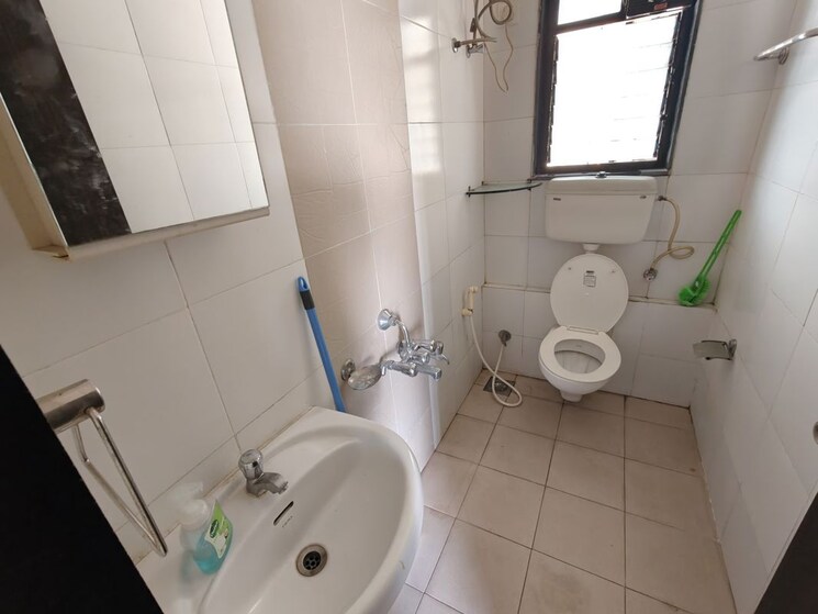 Bathroom, parshwanath-galaxy 2 Bedroom 750 Sq.Ft. Apartment In Ghodbunder Road Thane 9913140