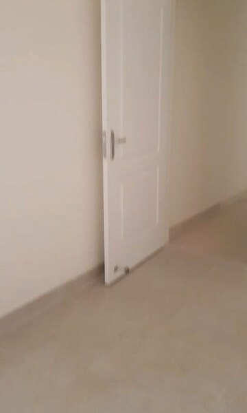 Room in 2 BHK Apartment at Shree Vardhman Victoria, Sector 70 – for Rent