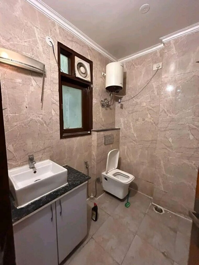 Bathroom, chattarpur 3 Bedroom 1550 Sq.Ft. Apartment In Chattarpur Delhi 9913160