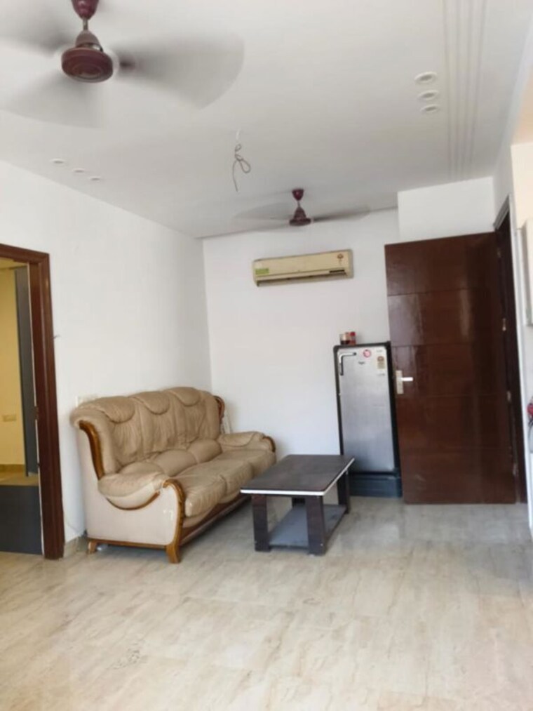 Living Room, ambala highway 3 Bedroom 1400 Sq.Ft. Builder Floor In Ambala Highway Zirakpur 9881448