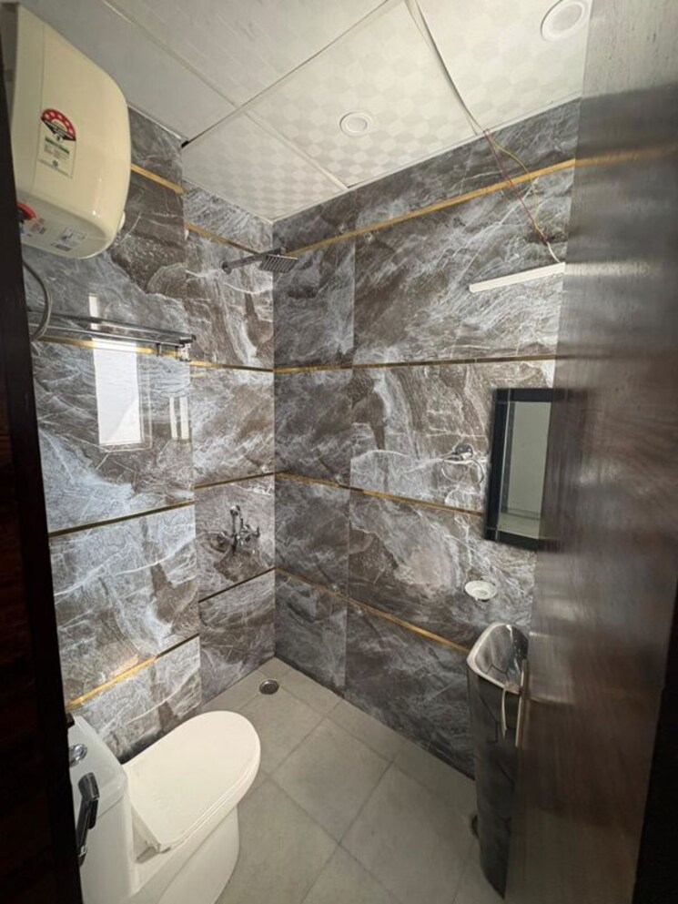 Bathroom, huda-staff-colony 3 Bedroom 2210 Sq.Ft. Builder Floor In Sector 46 Gurgaon 9913171