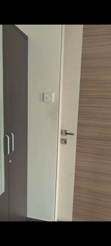 Furnished Amenities in 2 BHK Apartment at Chandak Cornerstone, Worli – for Rent