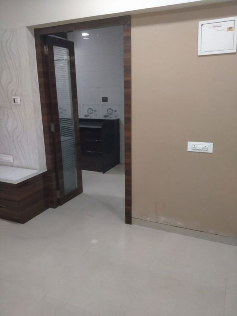 Room, goregaon east 1 Bedroom 410 Sq.Ft. Apartment In Goregaon East Mumbai 9913179