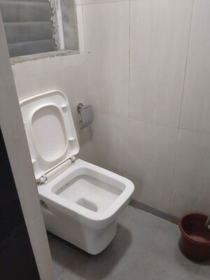 Bathroom in 1 BHK Apartment at Goregaon East – for Rent