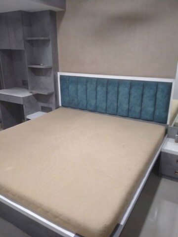 Furnished Amenities in 1 BHK Apartment at Goregaon East – for Rent